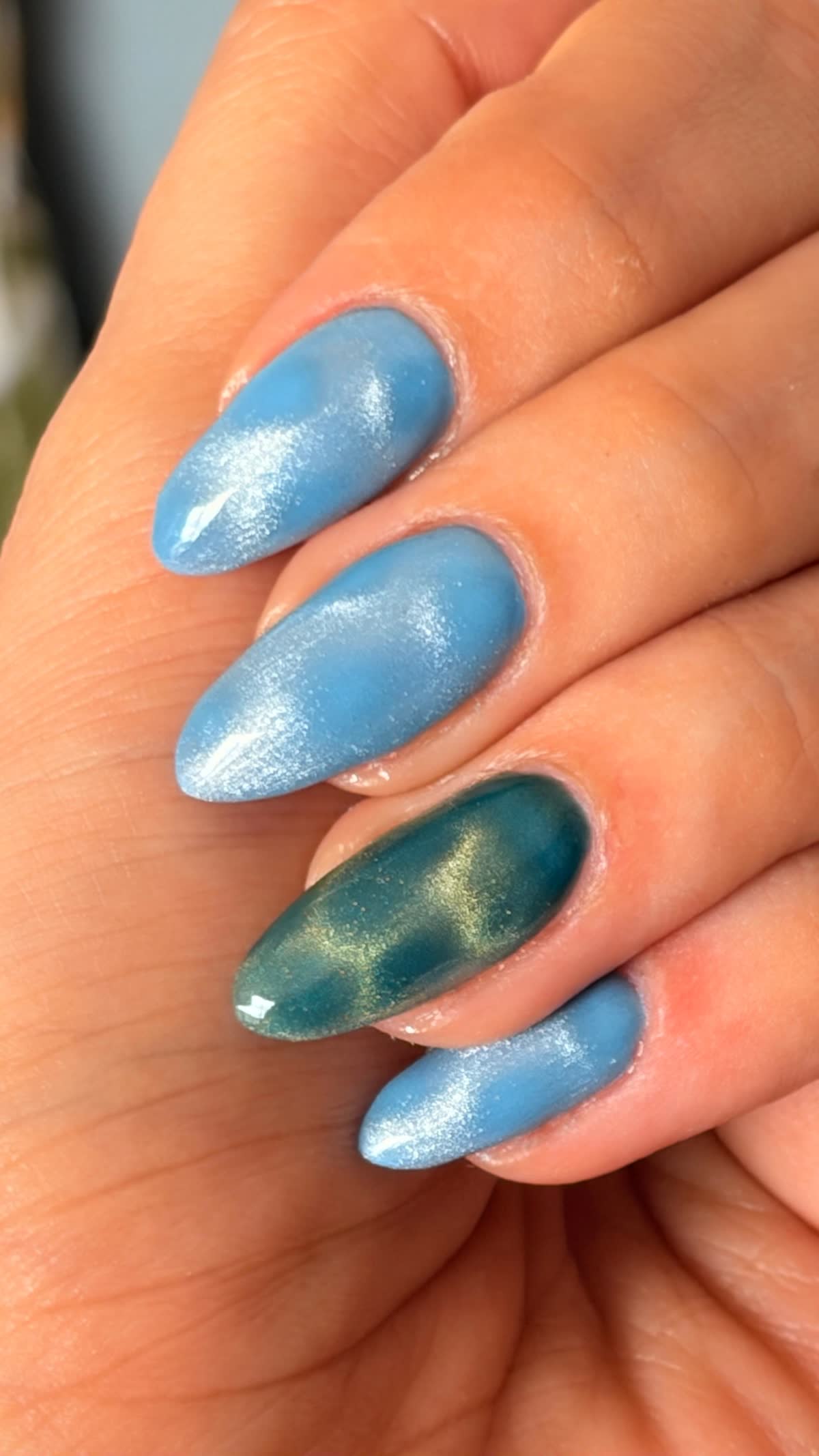 Nail art floral premium de Glowli Studio